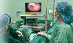 Giành lại thiên chức làm mẹ sau dính buồng tử cung nặng