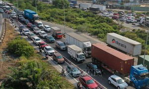 TP. Hồ Chí Minh: Các cửa ngõ ùn ứ nhẹ trong ngày đầu nghỉ Lễ Giỗ Tổ Hùng Vương