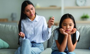 Cha mẹ cần làm gì khi con thu mình ở tuổi dậy thì?