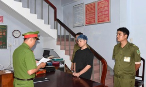 Lợi dụng việc đổi ngoại tệ để chiếm đoạt tiền của nhiều người