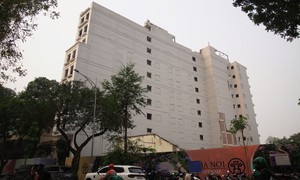 Hà Nội tháo dỡ khách sạn 9 tầng sát hồ Hoàn Kiếm