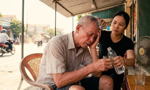 Nắng nóng khiến người cao tuổi dễ bị rối loạn điện giải