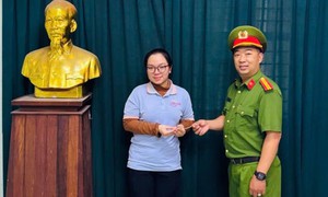 TPHCM: Người phụ nữ bị giật lắc vàng khi đang đi trên đường