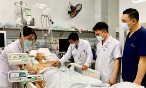 Lao động ngành y - lao động lặng thầm giữ gìn nâng niu sự sống