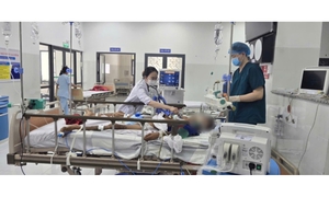 Bộ đôi ‘báo động đỏ liên viện’ và bác sĩ luân phiên cứu nhiều ca nguy kịch ở TPHCM