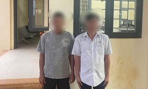 Bắt 3 đối tượng cờ bạc là chủ đề và người ghi đề