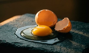 Nên dùng lòng trắng hay lòng đỏ trứng gà để làm đẹp da?