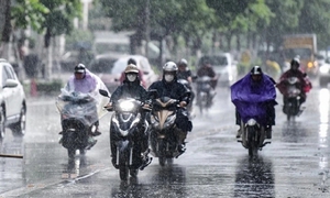 Cảnh báo mưa dông nội thành Hà Nội