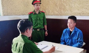 Bắt tạm giam chủ tiệm cầm đồ 25 tuổi lừa đảo hơn 10 tỷ đồng