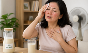 Phụ nữ tiền mãn kinh bị bốc hỏa, uống sữa đậu nành có giúp cải thiện?