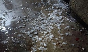 Nhiều địa phương thiệt hại nặng do dông lốc, mưa đá chiều qua
