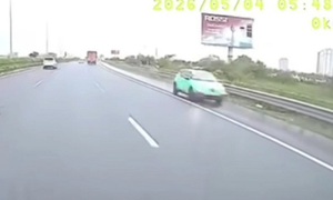 Xử phạt 35 triệu đồng tài xế taxi công nghệ đi ngược chiều trên tuyến cao tốc Pháp Vân - Cao Bồ