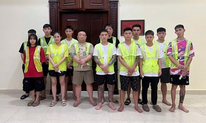 Hà Nội: Tạm giữ 13 đối tượng để điều tra về hành vi kinh doanh 'bóng cười' tại Lounge Gas Remix