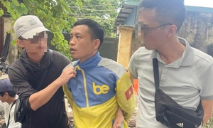 Chém vợ tử vong vì phát hiện người đàn ông khác trong nhà