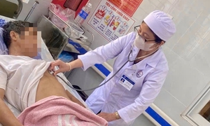 Nhiều người nhập viện sau khi ăn ve sầu, bác sĩ cảnh báo nguy cơ