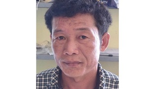 Bắt tạm giam ‘thần cồn’ dùng dao chém 3 người bị thương