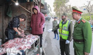 Hà Nội tăng cường xử lý 'chợ cóc' và ùn tắc giao thông