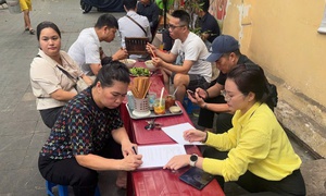 Nhiều hàng quán ở phường Hoàn Kiếm bị xử phạt do vi phạm vệ sinh, an toàn thực phẩm
