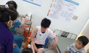 Chó nghi lên cơn dại cắn 6 người liên tiếp, một nạn nhân lộ xương
