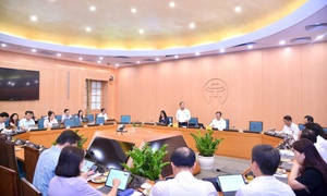 Hà Nội chỉ hỗ trợ hộ nghèo, gia đình chính sách khi chuyển đổi xe xăng sang xe điện