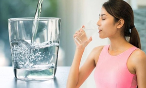 Lợi ích tuyệt vời của việc uống đủ nước đối với sức khỏe