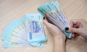 Công đoàn đề xuất tăng lương 8,5-9,8%, phía doanh nghiệp chọn thời điểm áp dụng 1/7/2027