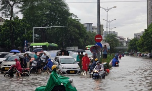 Cảnh báo mưa dông mạnh khu vực nội thành Hà Nội sáng nay
