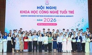 Hội nghị Khoa học và Công nghệ Tuổi trẻ Đại học Y Hà Nội: Hơn 82% báo cáo trình bày bằng tiếng Anh