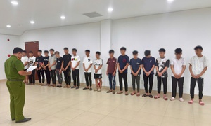 Khởi tố 14 đối tượng mang hung khí, lạng lách sau vụ gây tai nạn rồi bỏ trốn