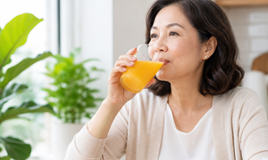 Sau tuổi 50, có cần uống vitamin C mỗi ngày?