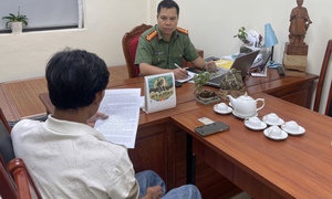 Công an làm việc với người đăng video 'trước khi khởi động xe máy sử dụng xăng E10 phải lắc xe'