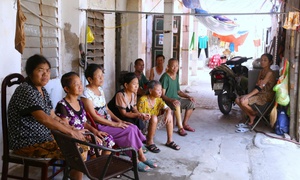 Xóm chạy thận quay quắt trong nắng nóng hơn 40 độ C