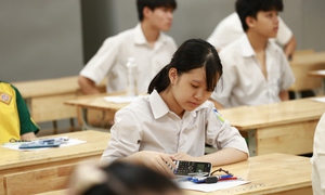 Nhiều khu vực mưa dông ngày thi tốt nghiệp THPT 2026
