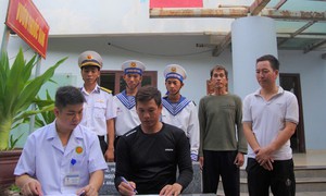 Một ngư dân bị viêm loét dạ dày được điều trị thành công ở Trường Sa