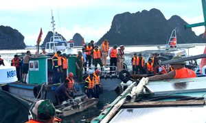 Vụ lật tàu trên biển: Tìm kiếm nạn nhân cuối cùng mất tích