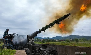 Mãn nhãn màn khai hỏa hạ mục tiêu của học viên Pháo phòng không