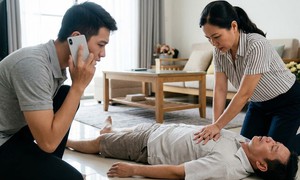 3 phút đầu cần làm gì khi gặp người bị co giật hoặc ngất