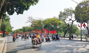 Hà Nội họp xem xét cơ chế hỗ trợ bữa ăn bán trú, chăm sóc người cao tuổi