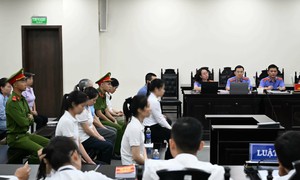Lý do hoãn xét xử vợ chồng giám đốc công ty sản xuất thực phẩm chức năng giả cho trẻ em