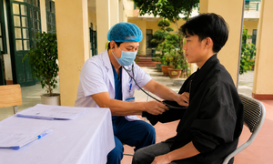 Bác sĩ Giàng A Sếnh: Hành trình giữ sự sống ở Si Ma Cai