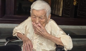Chuyện về người mẹ 'hai lần khóc thầm lặng lẽ'