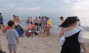 Nhóm y bác sĩ Tuyên Quang hồi sinh nạn nhân đuối nước trên bãi biển Nhật Lệ