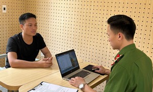 Bắt tạm giam đối tượng thuê 4 xe ô tô VinFast rồi mang đi cầm cố