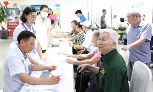 Khám sức khỏe miễn phí cho 100 người cao tuổi diện chính sách nhân Ngày Thương binh - Liệt sĩ