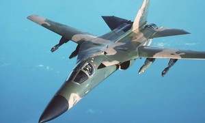 A-6 Intruder với F-111 Aardvark: Đâu là máy bay tấn công đáng gờm nhất của Mỹ?