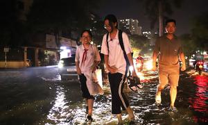 Hà Nội vẫn ngập sau mưa lớn, vì sao hệ thống thoát nước chưa đáp ứng được?