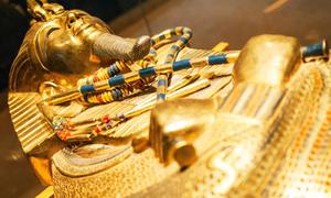 Thi hài Pharaoh trẻ nhất lịch sử được bảo vệ suốt 3.000 năm nhờ báu vật 'ngoài hành tinh'?