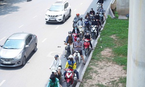 Miền Trung bước vào đợt nắng nóng dài ngày, miền Bắc cục bộ có mưa to