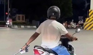 Người đàn ông ngoại quốc bị tố nhiều lần chặn xe phụ nữ ở Hà Nội