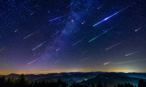 Mưa sao băng  Perseids 2026 sẽ sáng rực rỡ bầu trời đêm nay